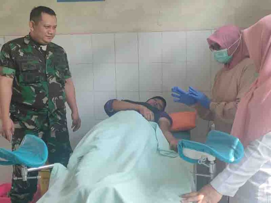 Tekan Angka Kelahiran Babinsa Aktif Dampingi Safari Kb