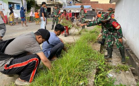 Karya Bakti, Koramil 12/Sigaluh Kodim 0704/Banjarnegara Gelar Bersih Pasar Tradisional