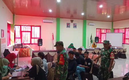 BABINSA DAMPINGI PENGECEKAN KESEHATAN ANGGOTA PASKIBRA